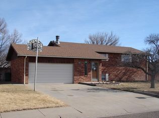 1925 Windsor Ln, Liberal, KS 67901