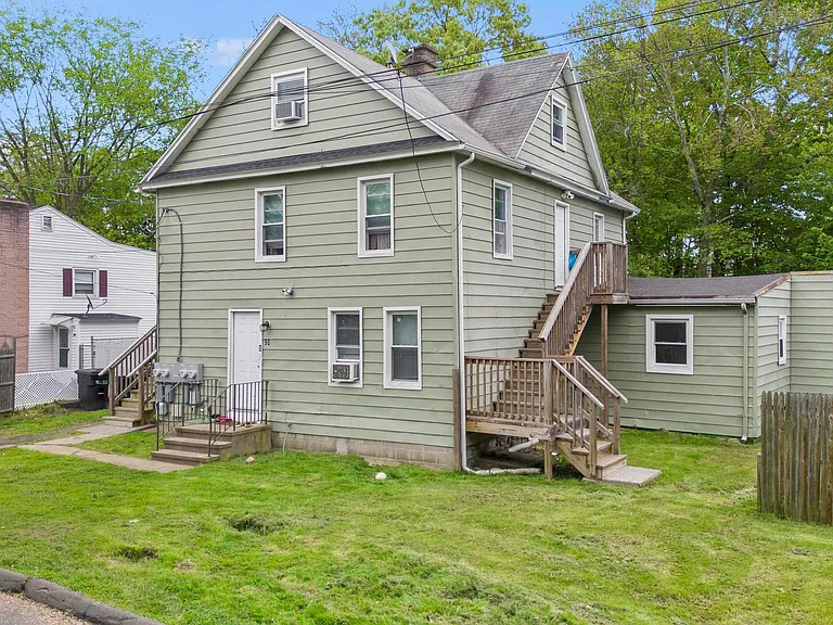 90 Everett St #2 — Photo 1