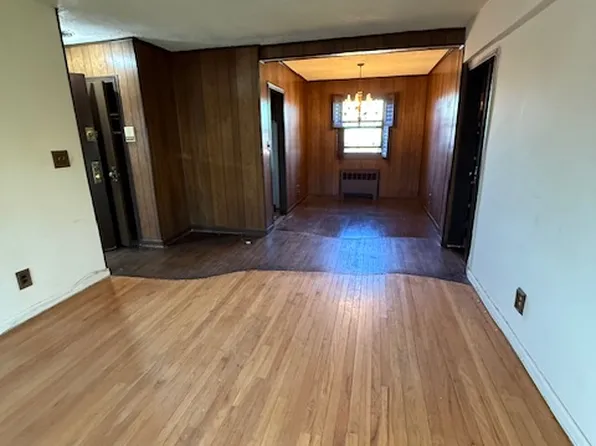 81-09 156th Avenue image 5 of 14