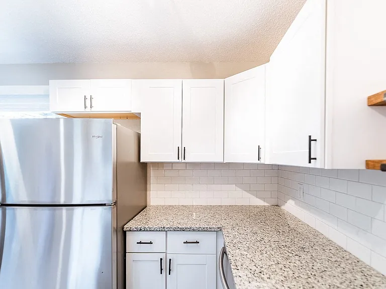Stoneside Apartments — Photo 4