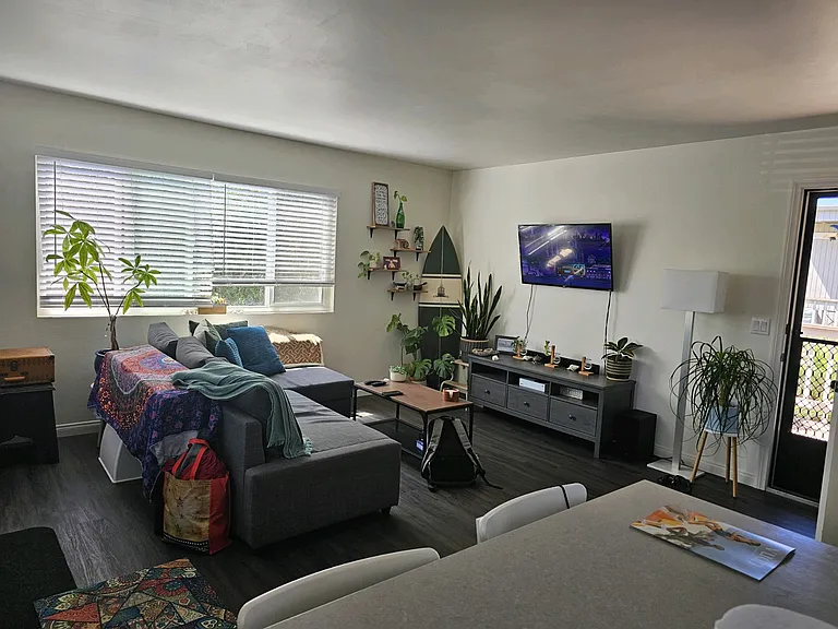 141 E Glaucus St #C — Photo 6