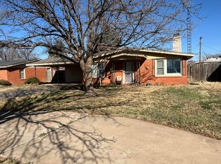 1310 Vernon St, Plainview, TX 79072