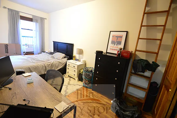 Rented by City Stop Realty | media 10