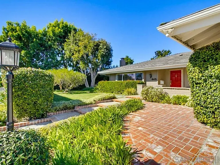 8635 Cliffridge Ave — Photo 2