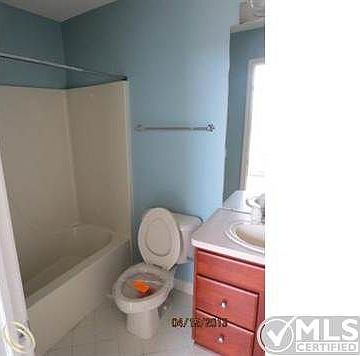 BEDRM NO. 4 BATH.JPG