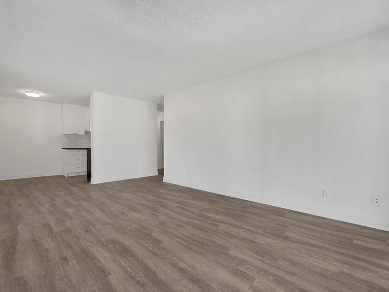 645 Townsite Rd — Photo 3