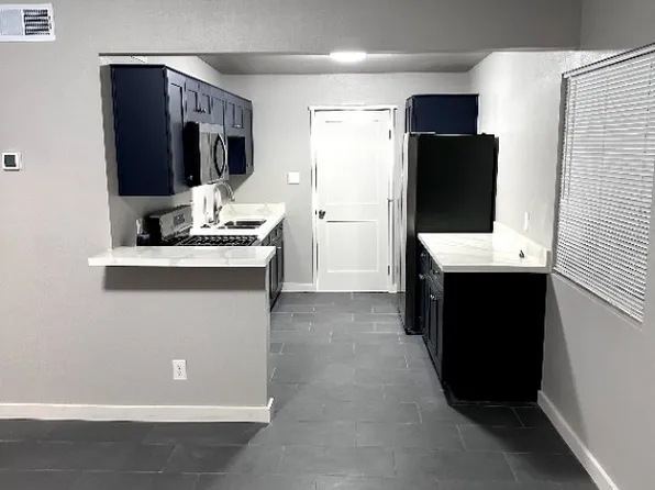 1102 W Cochise Dr, Phoenix, AZ