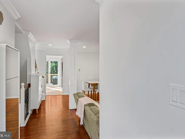 10267 Green Holly Ter — Photo 4