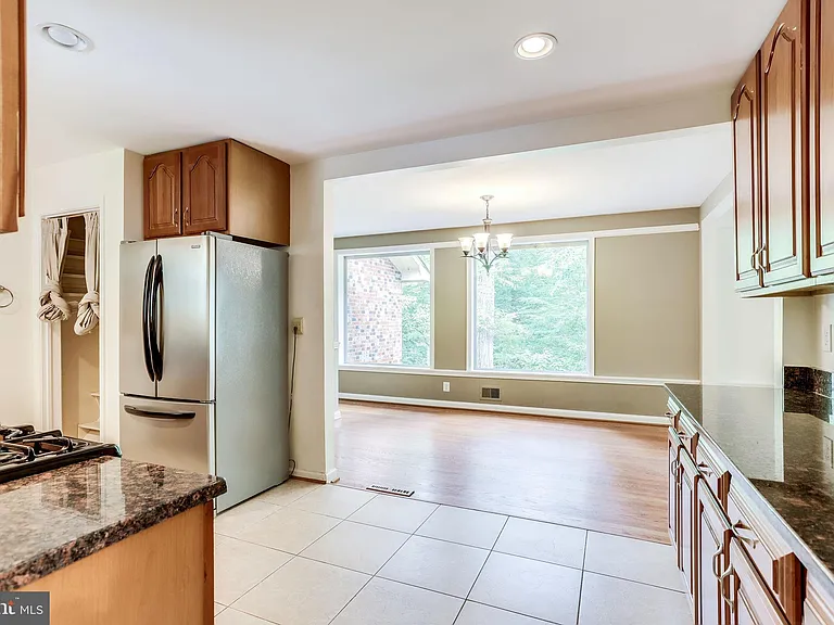 5225 Old Dominion Dr — Photo 6