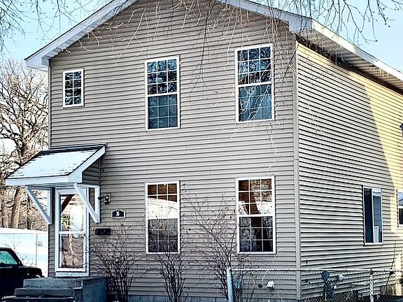 2nd image of 36 Winnipeg Ave