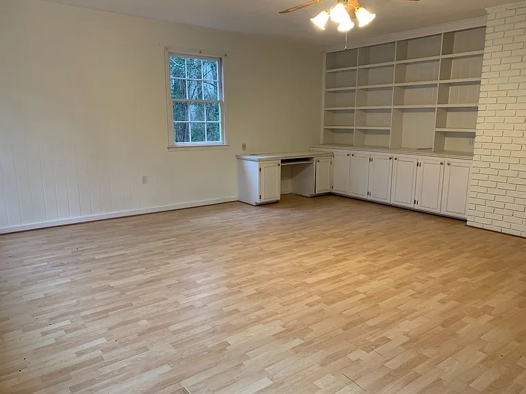 200 Rollingwood Dr — Photo 8