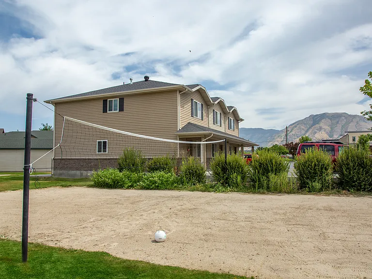 Hanbury Manor Apartments — Photo 42
