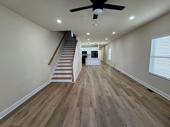 4th image of 1909 Hermosa St