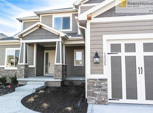 1525 Cross Creek Dr, Lees Summit, MO 64082