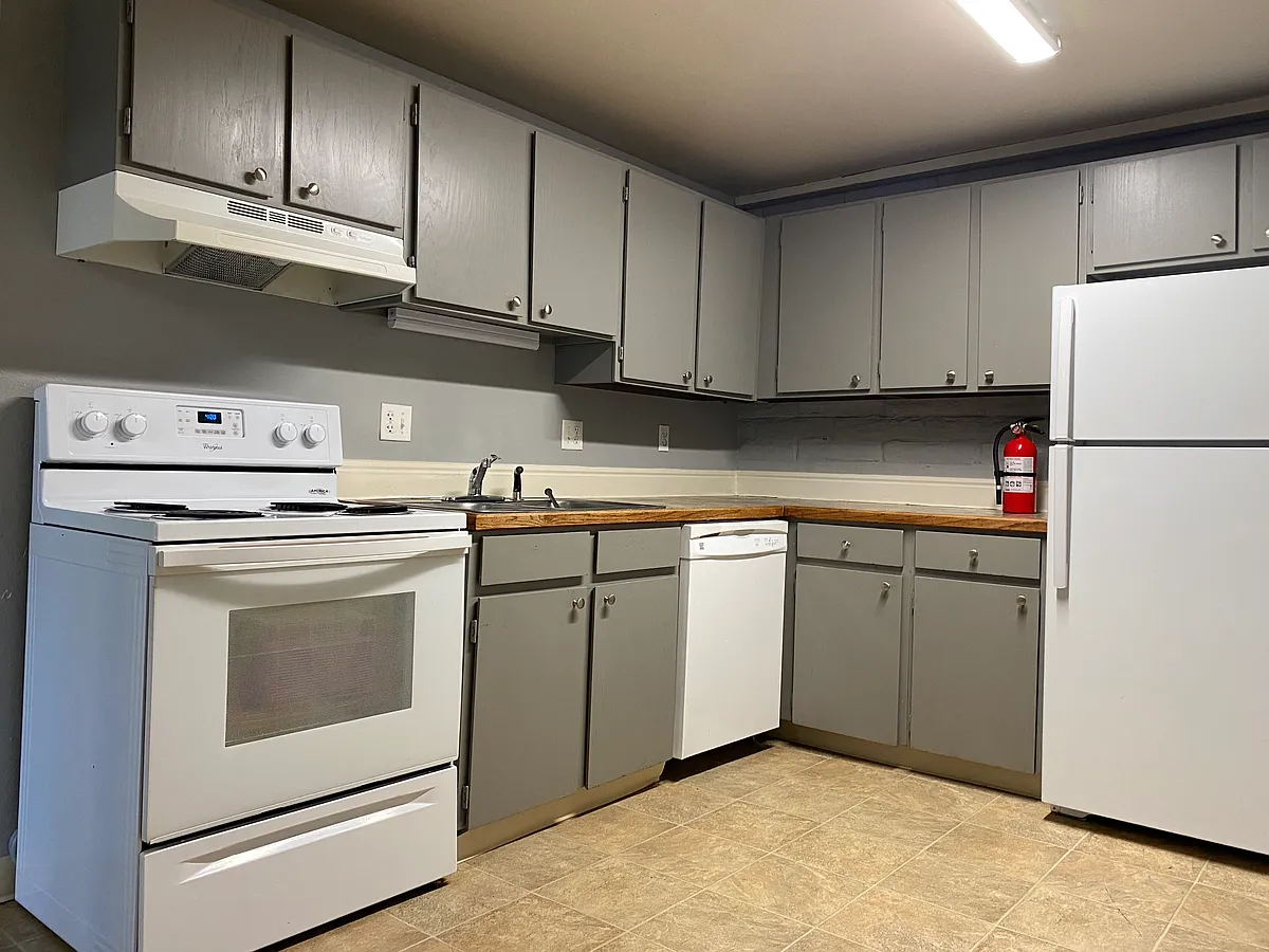 Building Photo - 161 McClure Ave #2
