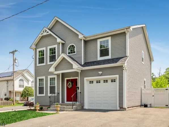 75 Bowlby St, Dover Town, NJ 07801