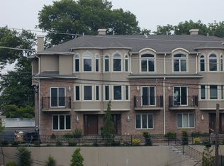 356 Gorge Rd, Cliffside Park, NJ 07010