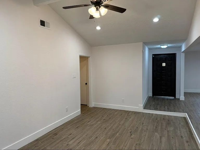 16814 Barcelona Dr — Photo 14