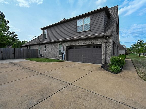 4th image of 5093 Laurel Springs Dr