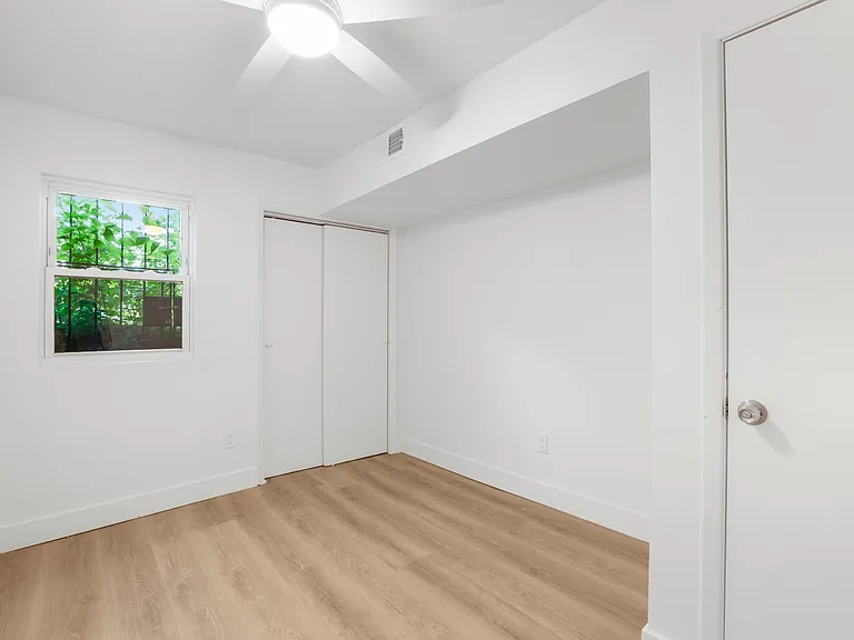 13716 167th St #B1 — Photo 17