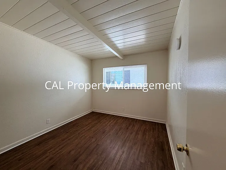 1059 N Sanborn Rd — Photo 22