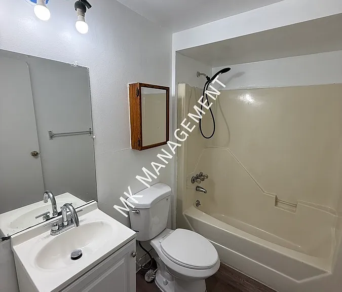565 W Main St #4 — Photo 5