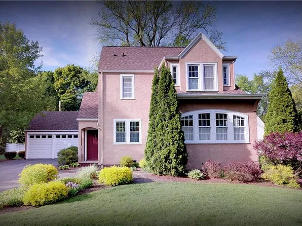 242 Warrington Dr, Rochester, NY 14618