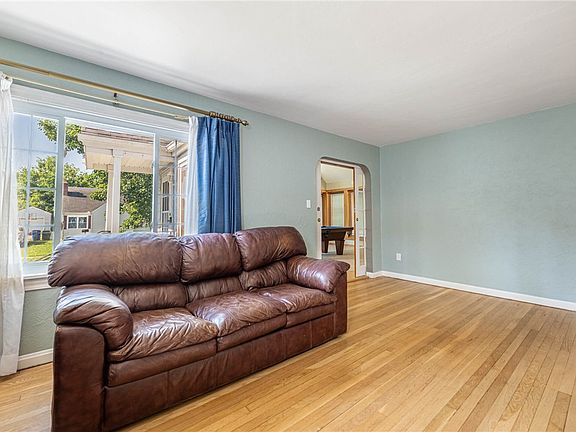 4th image of 3521 Cleveland Ave