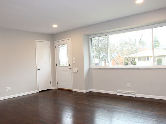 4th image of 6541 S Oak Knoll Dr