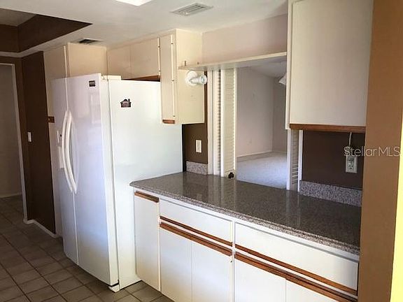 2nd image of 3655 Glen Oaks Manor Dr