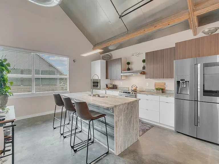 1603 Woodward St #16 — Photo 5