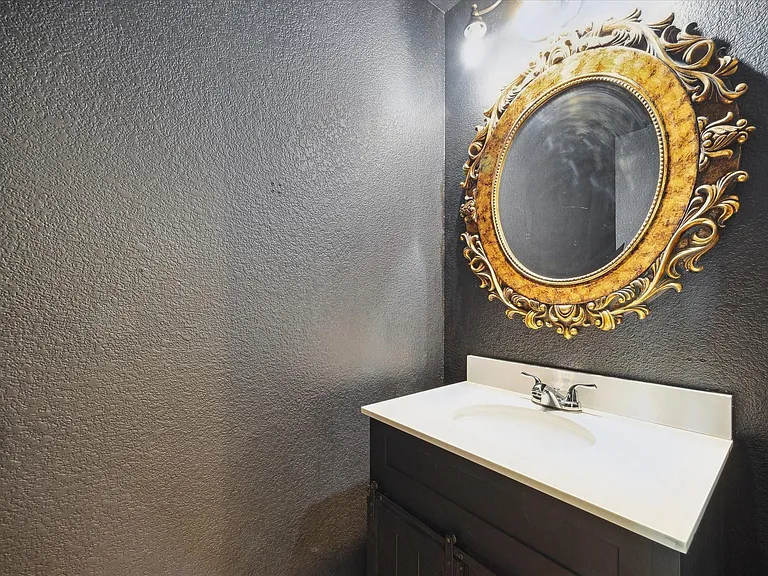 2218 Heath Ridge Ln — Photo 12