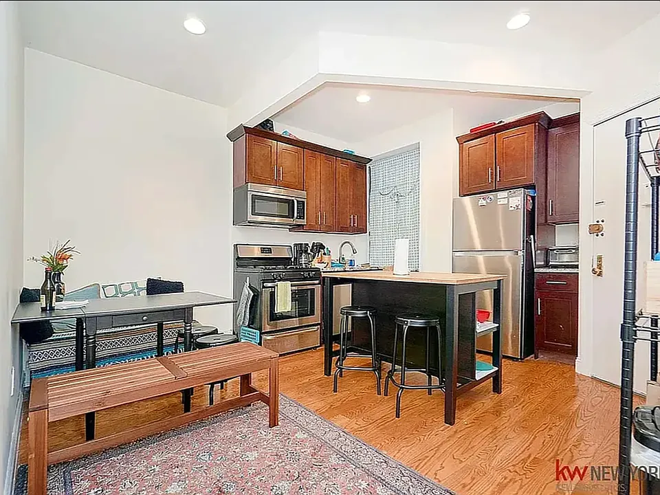 160 W 141st St #2D