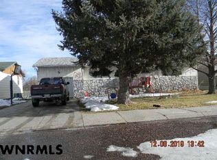 1119 Avenue H, Scottsbluff, NE 69361