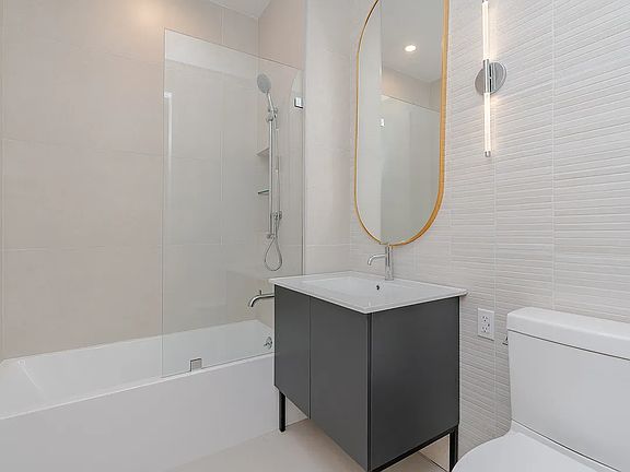 5th image of 38-27 32nd St #913