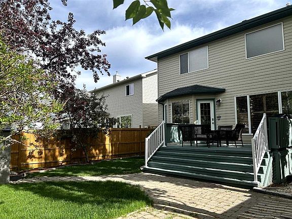 2nd image of 182 S Harvest Creek Close NE