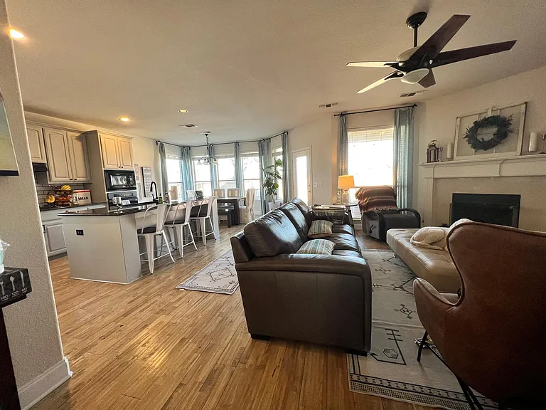 1912 Van Landingham Dr — Photo 12