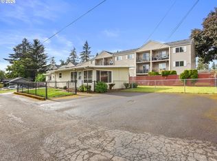 2216 E 18th St, Vancouver, WA 98661