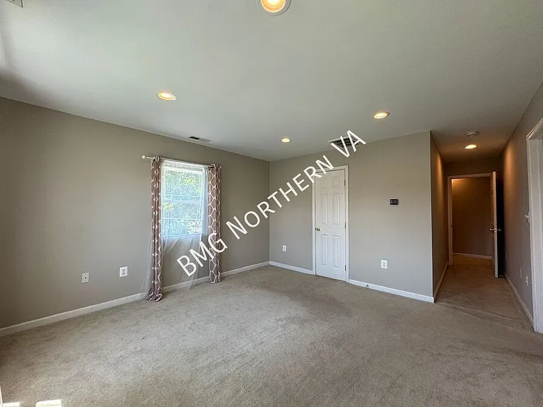 1909 Rollins Dr — Photo 24