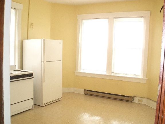 2nd image of 2225 Buxton Ave APT 7