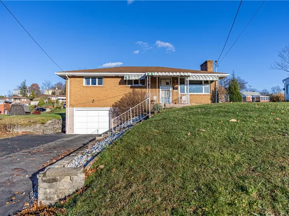 266 Kentucky Dr, Lower Burrell, PA 15068