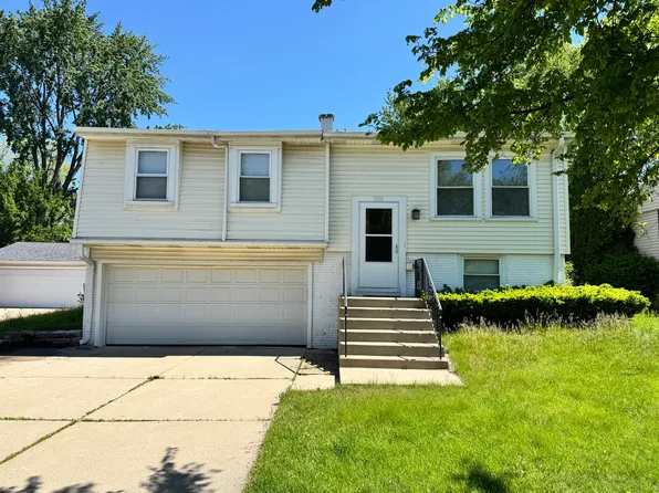 55 W Green Meadows Blvd, Streamwood, IL 60107