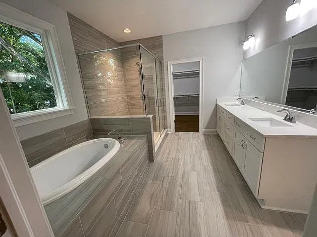 5 bed, 3320 sqft, $11,900 — Photo 3