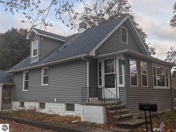 3rd image of 362 N 2nd St