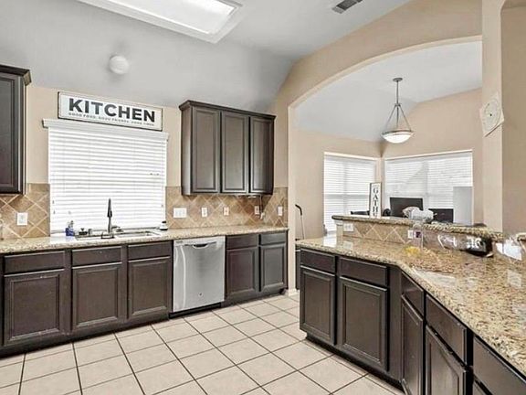 3rd image of 3106 Valley Ct