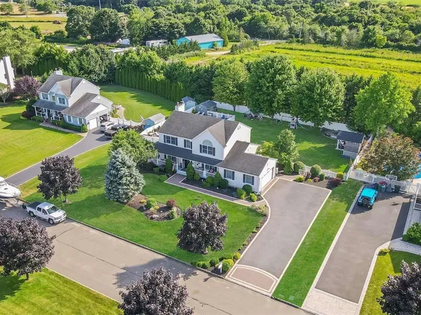 83 Nicholas Way, Baiting Hollow, NY 11933