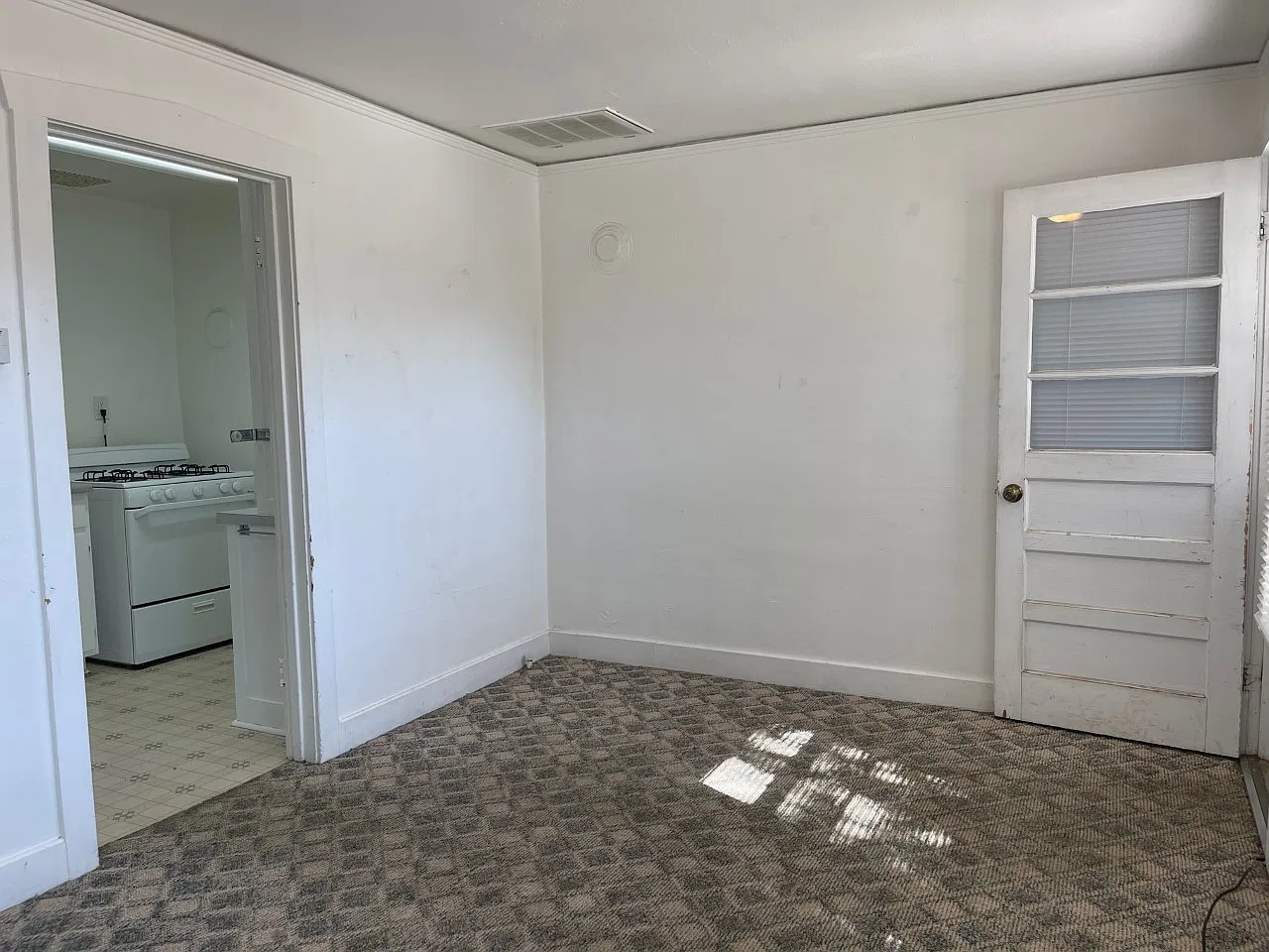 709 Grace Avenue - 711 — Photo 3