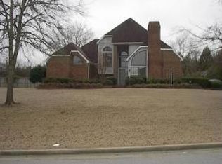 1555 Old Towne Ln, Tupelo, MS 38804