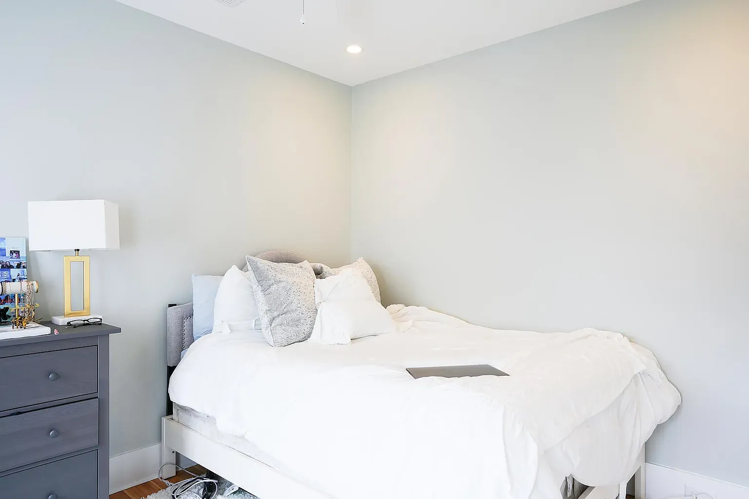 3 bed, 1652 sqft, $5,850 — Photo 2
