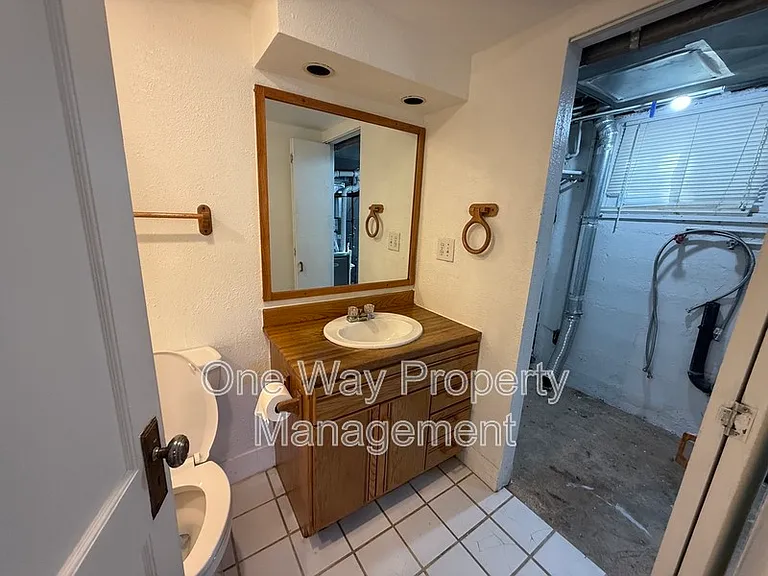 804 11th St #1 — Photo 19